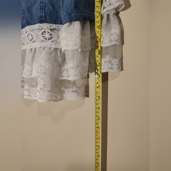 Denim and lace button up blouse - Picture 4 of 5